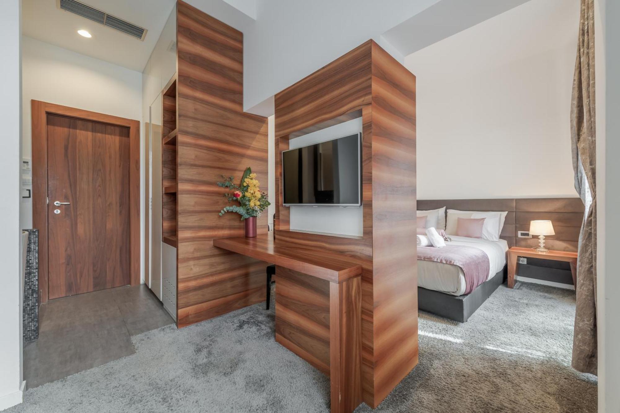 Starlight Luxury Suites Сплит Экстерьер фото