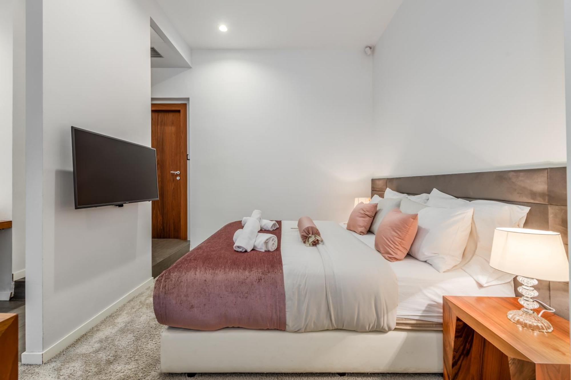 Starlight Luxury Suites Сплит Экстерьер фото