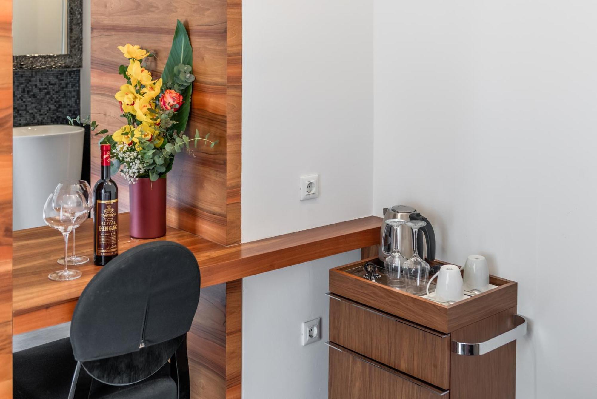 Starlight Luxury Suites Сплит Экстерьер фото